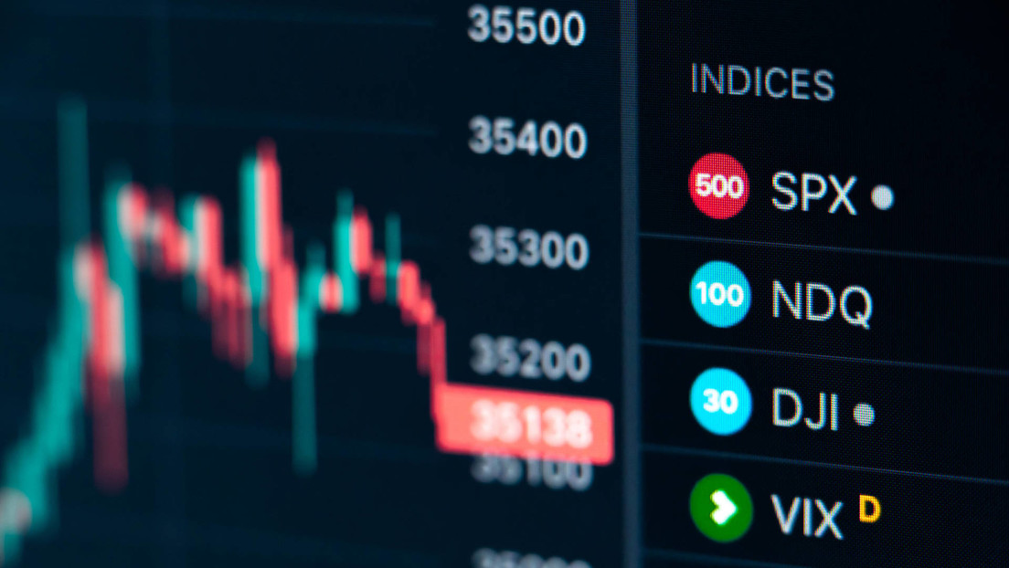 El Dow Jones pierde casi 400 puntos en medio del desplome de los valores bancarios en EE.UU.