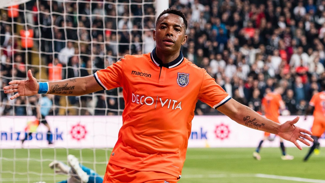 Justicia de Brasil ordena que Robinho entregue el pasaporte tras acusación por violación en Italia