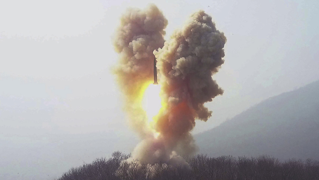 Corea del Norte simula explosiones nucleares sobre un islote