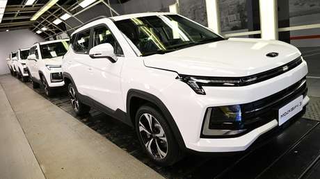 Arrancan en Rusia las ventas de coches eléctricos y de combustión de la marca Moskvich