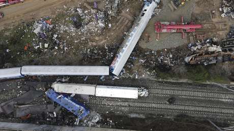 Huelga y protestas en Grecia por el mortal accidente de trenes