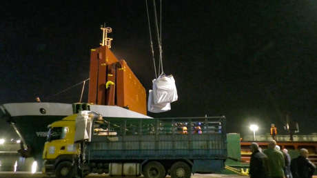 Un barco procedente de Europa con ayuda humanitaria llega a Siria por primera vez en años