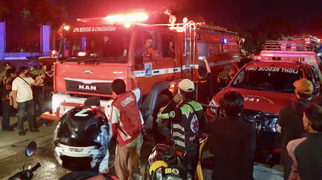 Un gran incendio en un depósito de combustible deja varios muertos en Indonesia (VIDEOS)