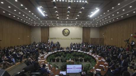 Funcionarios del INE de México presentan renuncia "irrevocable" por 'Plan B' electoral