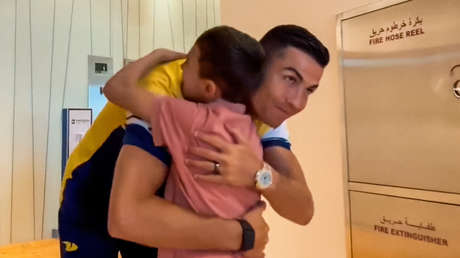 Un niño que sufrió el terremoto en Siria cumple su sueño de conocer a Cristiano Ronaldo (VIDEO)