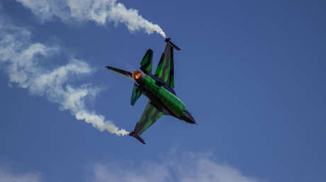 NBC: EE.UU. evalúa la formación de militares ucranianos para pilotar cazas F-16