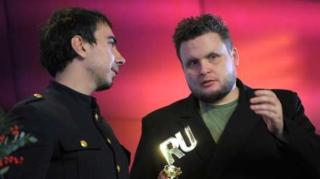 "Temen que los usuarios sepan qué piensan sus políticos": YouTube vuelve a eliminar cuentas de dos bromistas rusos