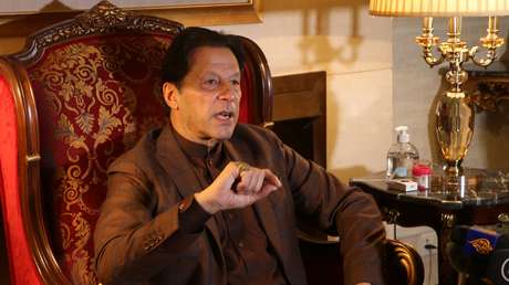 Exprimer ministro de Pakistán denuncia amenazas contra su vida tras allanamiento policial en su casa