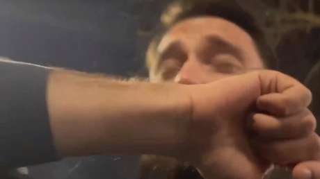 VIDEO: Corresponsal de RT es afectado por gases lacrimógenos durante las protestas en Georgia