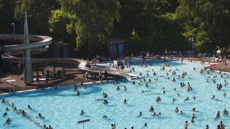 Autorizan a las mujeres a hacer toples en las piscinas públicas de Berlín