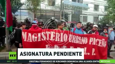Gobierno boliviano llama al diálogo a maestros que protestan para exigir reformas en el sector