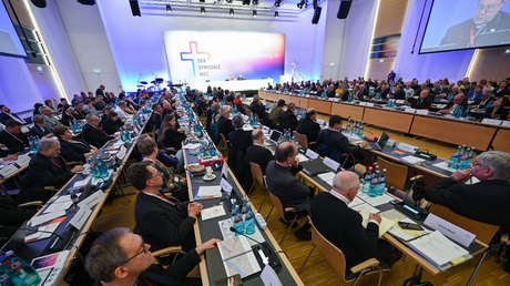 Los obispos alemanes respaldan la bendición de las parejas homosexuales desafiando al Vaticano