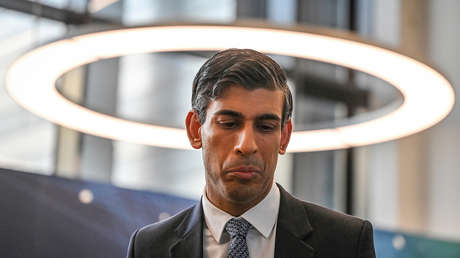 Reportan que Rishi Sunak renueva una red eléctrica local para calentar su piscina privada