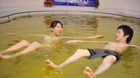 Hallan muerto al exjefe de un balneario japonés denunciado por no cambiar el agua de los baños termales