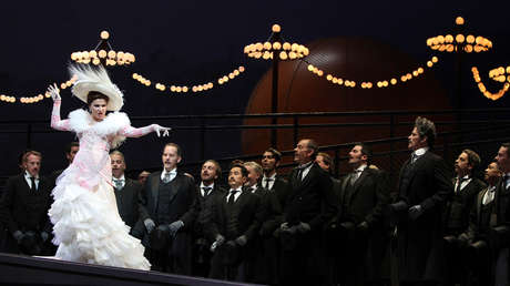 Ordenan a la Ópera Metropolitana de Nueva York pagar a Anna Netrebko por las actuaciones canceladas