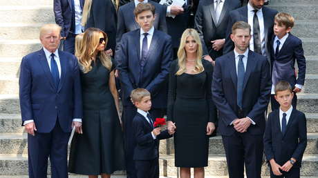 Denuncian que Trump no declaró obsequios extranjeros valorados en casi 300.000 dólares