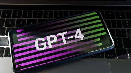 GPT-4 arroja noticias falsas con más facilidad y más persuasión que su predecesor, revela un estudio