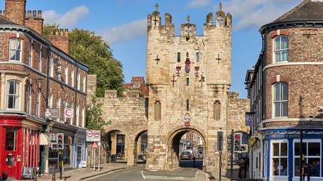 Hallan un mural de 400 años de antigüedad en un piso durante una renovación