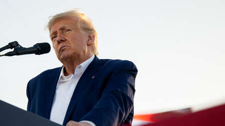 Trump dice que EE.UU. se convirtió en "una república bananera"