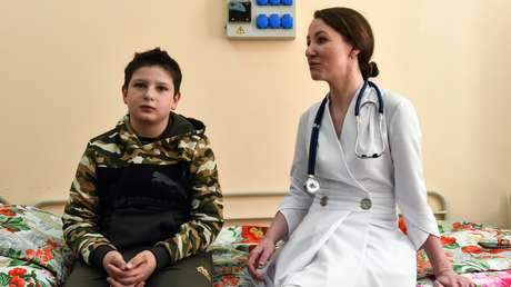 Conceden la medalla al valor al niño ruso que salvó a dos compañeras durante una incursión ucraniana