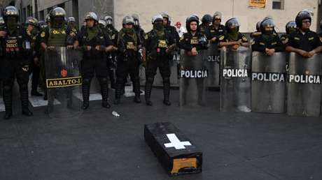 Gobierno de Perú anuncia una reforma a la Policía Nacional: "Estamos limpiando la institución"