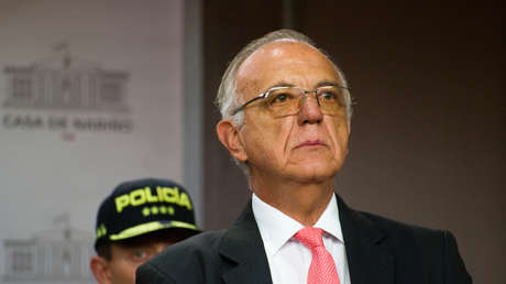 "Muy poco contribuye a la paz": El ministro de Defensa de Colombia repudia asesinato de 9 soldados