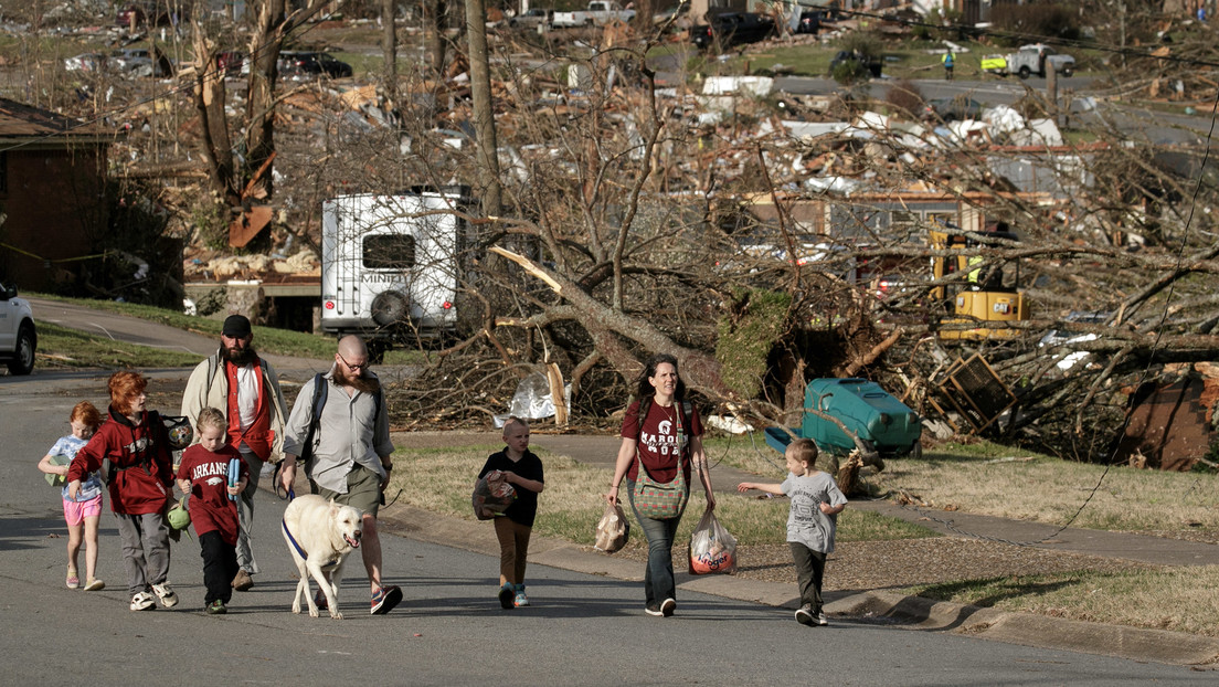 18 muertos y múltiples heridos: EE.UU. hace un balance tras una serie de devastadores tornados