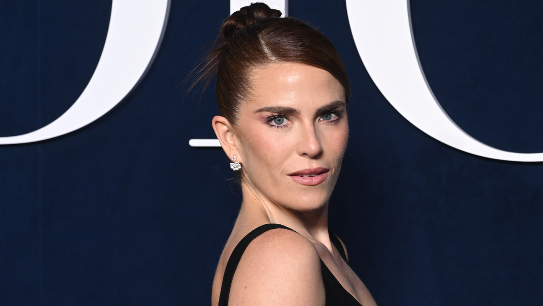 La actriz mexicana Karla Souza se define "de color" y pide igual paga que a los actores "blancos"