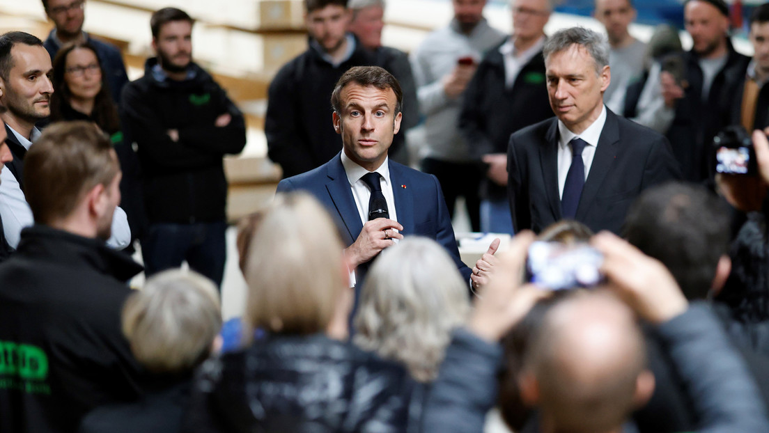 Se produce un corte de electricidad en plena visita de Macron a una fábrica