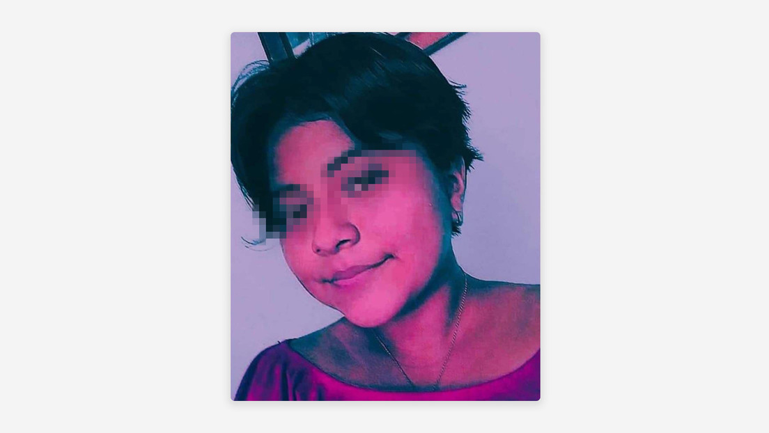 Padre entrega su hijo por el presunto asesinato a puñaladas de una adolescente en México