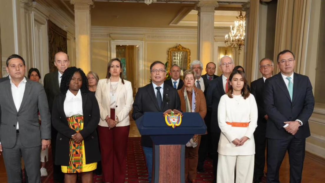 Petro convoca a gabinete extraordinario de ministros tras pedirles la renuncia protocolaria