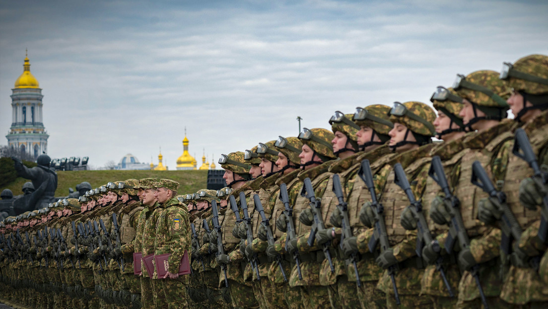 Alto cargo de Oficina de Zelenski: ¿Debe Ucrania "pedir armas" o recibirlas de forma automática?