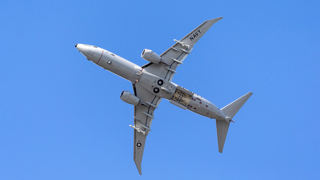 Avión militar de EE.UU. cruza el estrecho de Taiwán el mismo día que China envía un dron de combate
