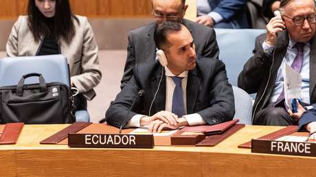 Canciller de Ecuador renuncia a su cargo por "motivos personales"