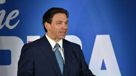 El gobernador de Florida firma la ley que permite portar armas de fuego ocultas sin permiso