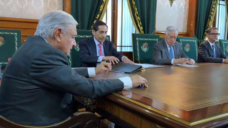 México anuncia una "nueva nacionalización de la industria eléctrica"