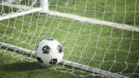 VIDEO: Fuerte sismo interrumpe en Panamá un partido de fútbol