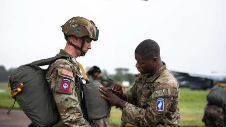 Demandan a un fabricante de paracaídas por la muerte de varios militares de EE.UU. mientras usaban uno de sus modelos