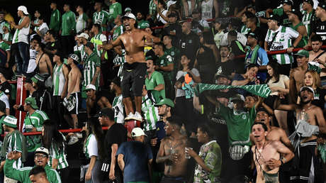 VIDEO: Violentos enfrentamientos entre hinchas y la Policía en un partido de fútbol en Colombia