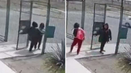 Una mujer intenta robar a un bebé de los brazos de su madre en México (VIDEO)