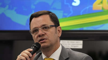 Policía ambiental de Brasil rescata decenas de aves silvestres en casa de exministro de Bolsonaro