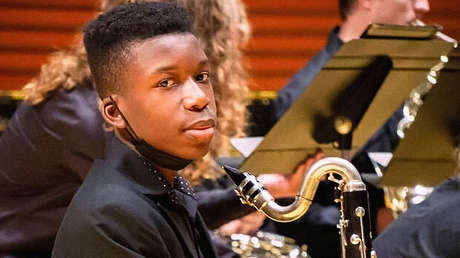 Recaudan más de 2 millones de dólares para ayudar a un adolescente negro que fue tiroteado tras acudir a una dirección equivocada