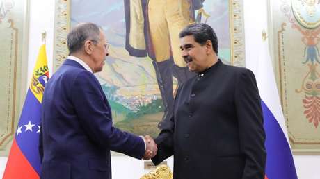 Lavrov le transmite a Nicolás Maduro una invitación de Putin para visitar Rusia