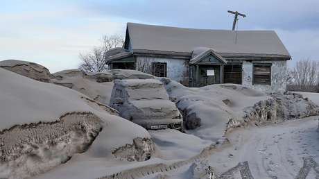 FOTOS: Así se ve un pueblo cubierto de ceniza tras una erupción volcánica en Lejano Oriente Ruso