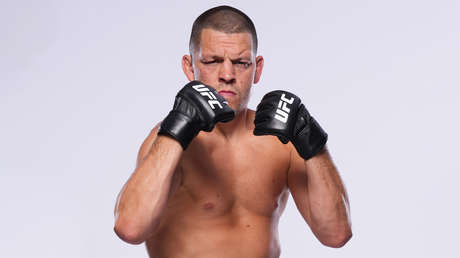 VIDEO: El icono de la UFC Nate Diaz estrangula a un doble de Logan Paul en una pelea callejera