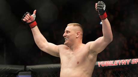 VIDEO: Serguéi Pavlovich acaba con Curtis Blaydes en el primer asalto y logra 6 victorias seguidas por nocaut en la UFC