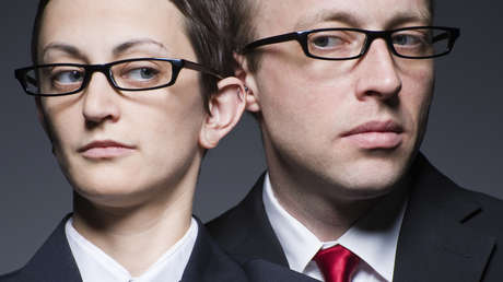 Una agencia estatal en EE.UU. impone un código de vestimenta "consistente con el género biológico"