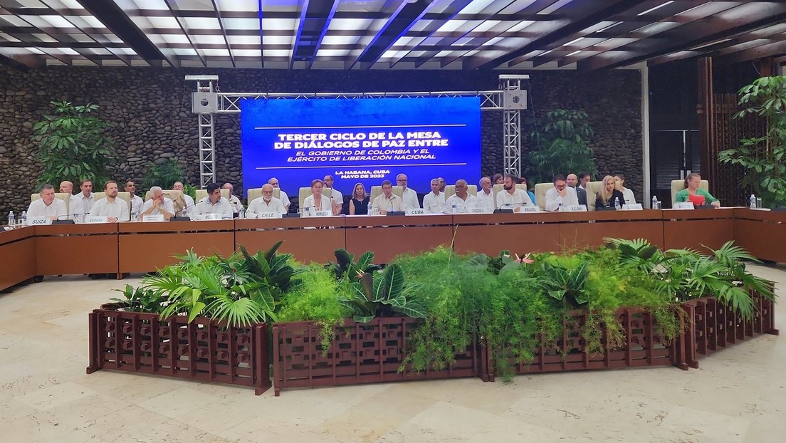 "La paz implica salir del fuego cruzado": Gobierno colombiano y ELN instalan tercer ciclo de diálogo