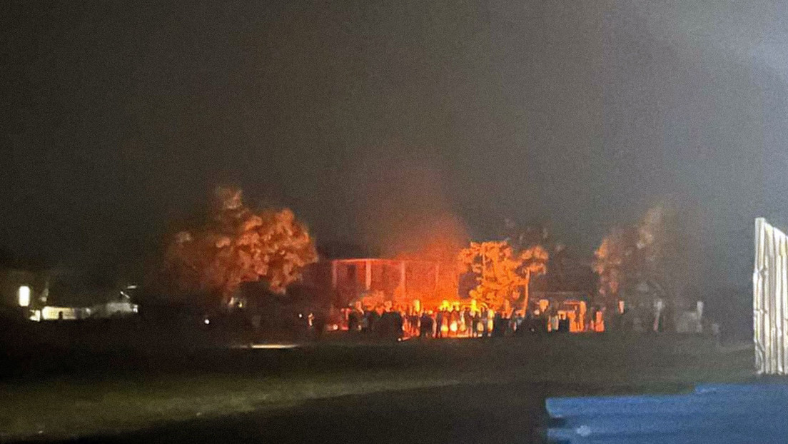 Despliegan el Ejército en la India para frenar fuertes disturbios étnicos que causaron incendios y destrozos (VIDEO)