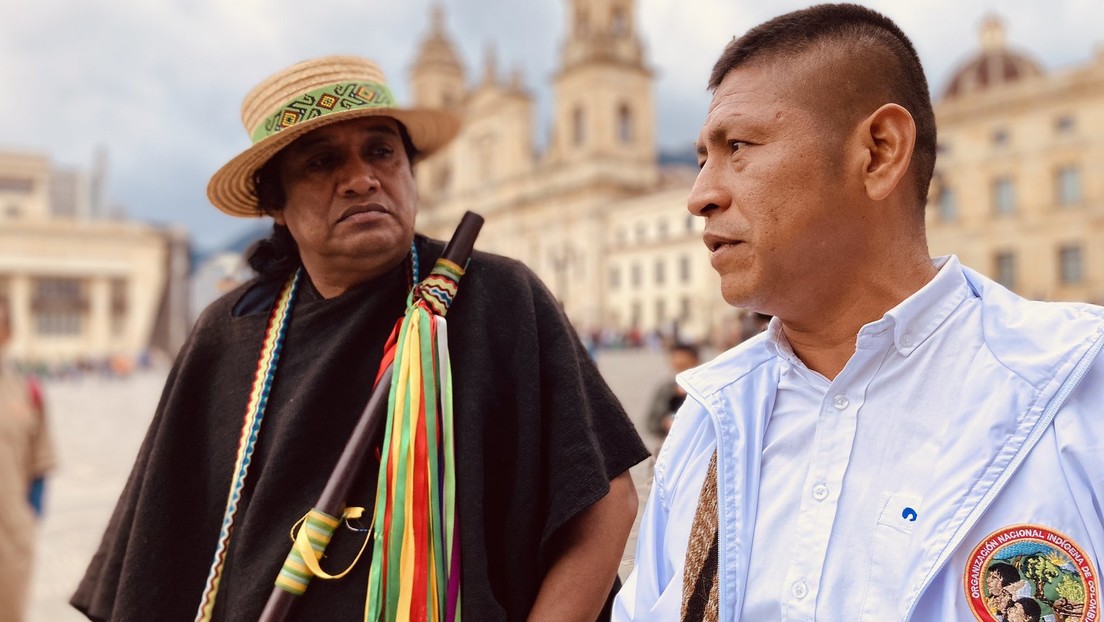 Petro estalla contra la prensa por desinformar sobre acto pacífico de indígenas con símbolo ancestral